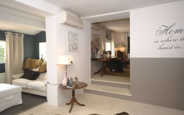 Plush Villa in Villecroze with Private Swimming Pool