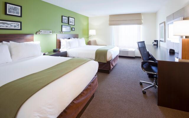 Holiday Inn Express Hotel & Suites Rogers, an IHG Hotel