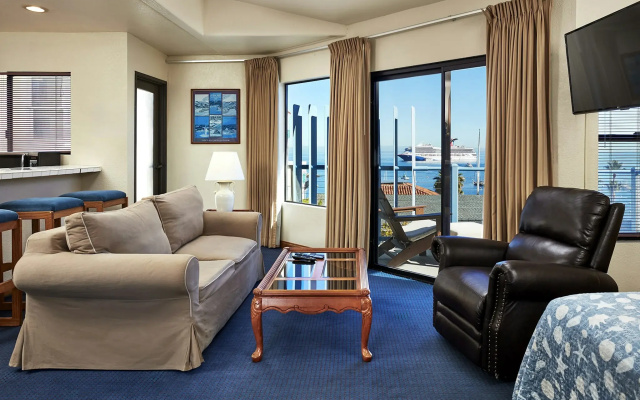 Seaport Village Inn Avalon
