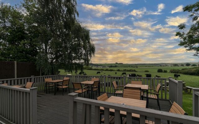 The Three Horseshoes
