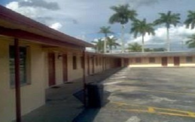 Palm City Motel