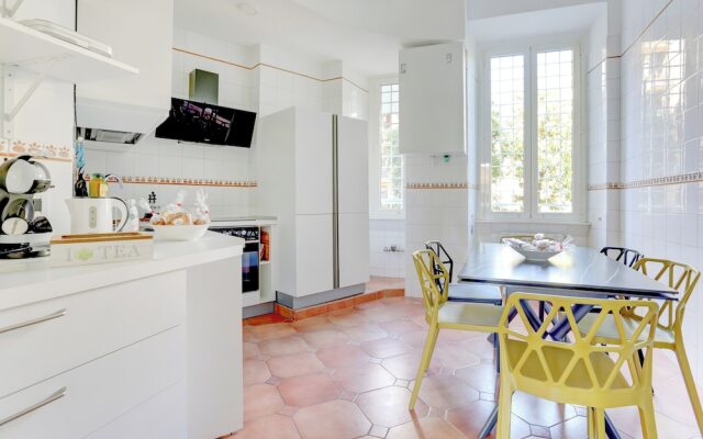 Colosseo Family Art 3BDR - Home and More