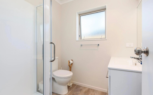 Modern Beach Break - Waihi Beach Holiday Home