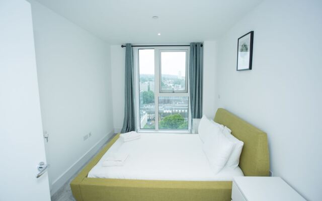 High view 2 Bedroom apt - Woolwich