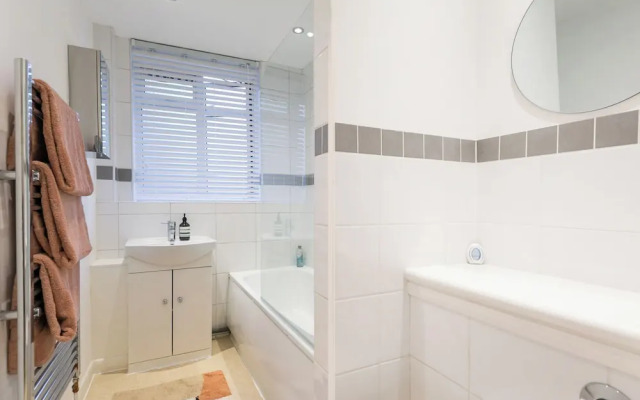 Perfectly Located Apartment Above Tube Station