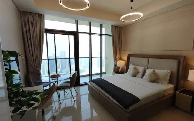 Lux BnB Aykon City I Skyline Canal Views