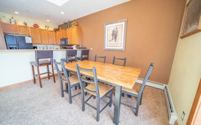 Antlers Gulch 303 by SummitCove Vacation Lodging