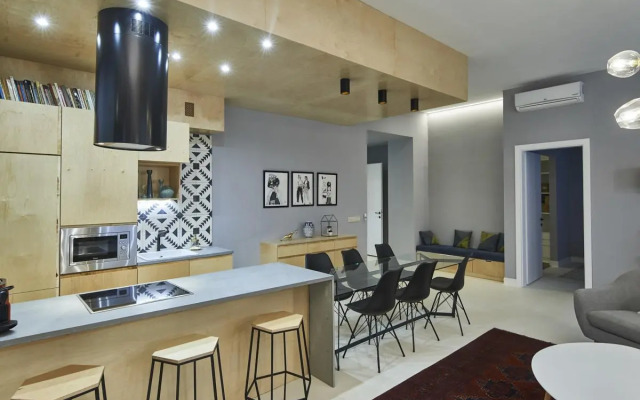 ORANGEHOMES Unique design 3 bathrooms flat