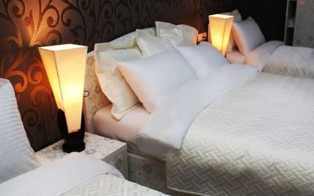 Calm Hotel
