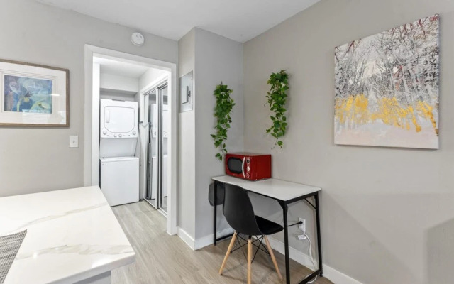 Quaint Studio Close to Downtown and Domain