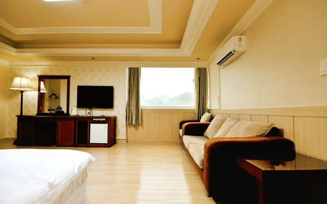 Chambord Hotel