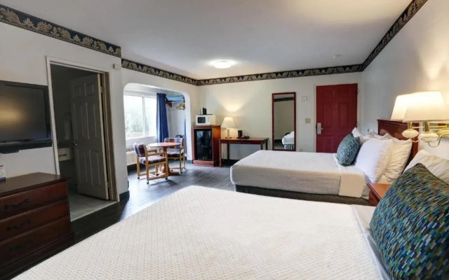 GreenTree Pasadena Inn