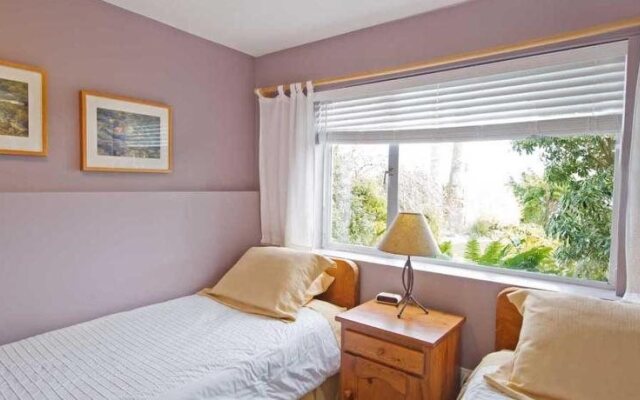 Quadra Island Harbour House B&B
