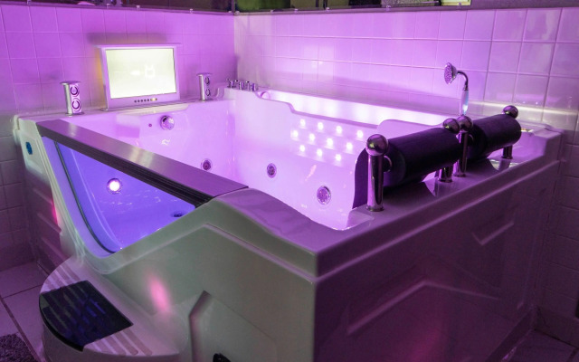 Super 8 by Wyndham Uniontown PA