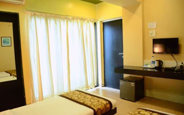 OYO 6002 Avezeekaa Corporate Residency