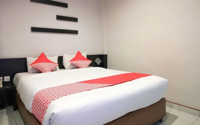 OYO 717 Hotel Dharma Utama Syariah