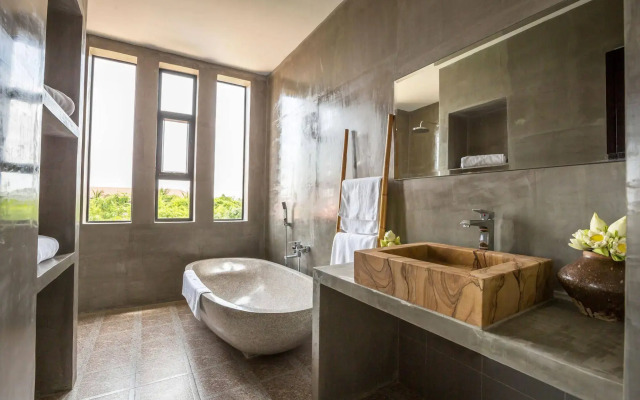 Silver Palms Residence