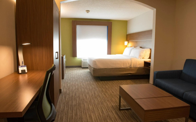 Holiday Inn Express & Suites Elkhart by IHG