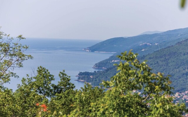 Amazing Home in Veprinac With Wifi and 3 Bedrooms