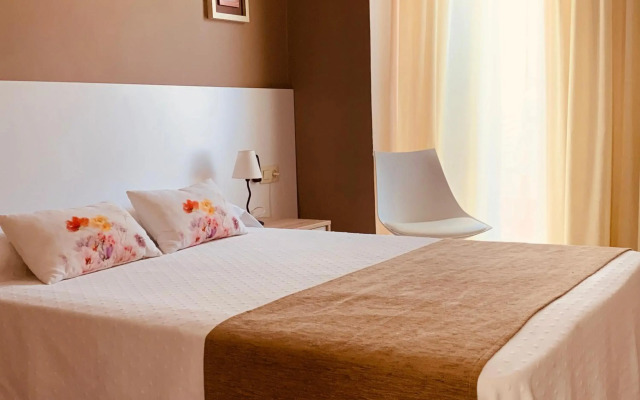 Hotel Llansola