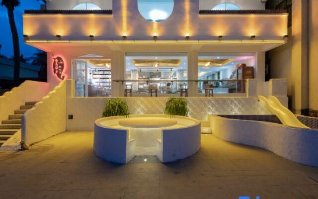 West Island Story Inn