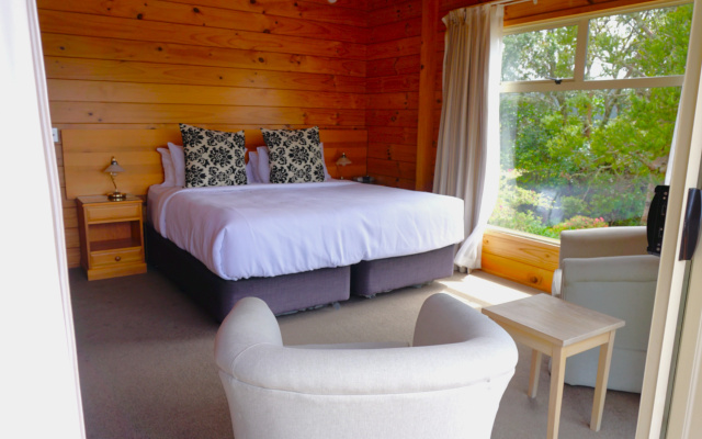 Waitakere Resort & Spa – Guest Rooms – Waiatarua
