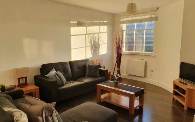 Elegant Executive Apartment in Reading