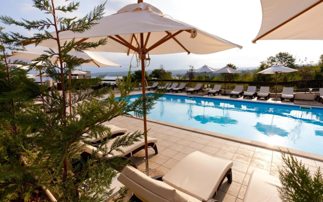 Blue Waves Resort