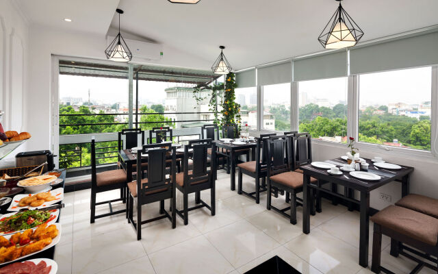 Hanoi Lake View Hotel & Spa