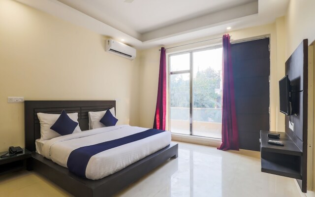 OYO 24269 Silverkey Medanta Sec 38