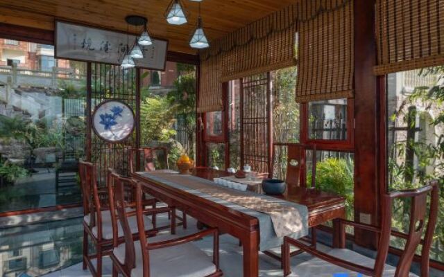 Wonderland, hot spring resort