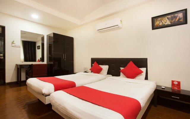 OYO 9806 Hotel Arvi