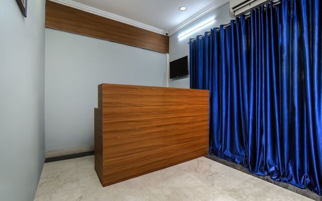 OYO 18254 Glorious Stayz