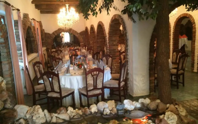 Hotel & Restaurant Bei Baki