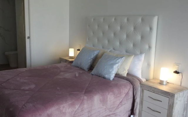 Sandra Rooms