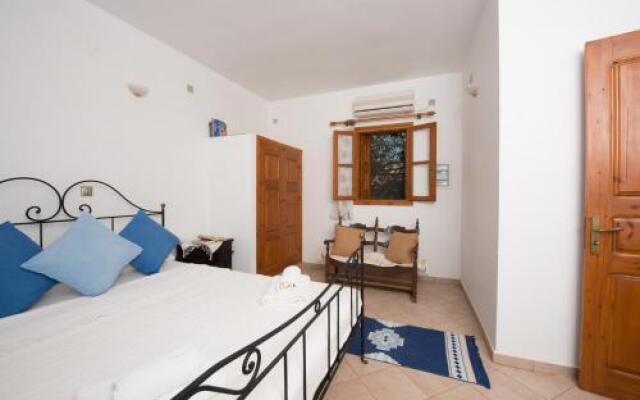 Hermes Apartment