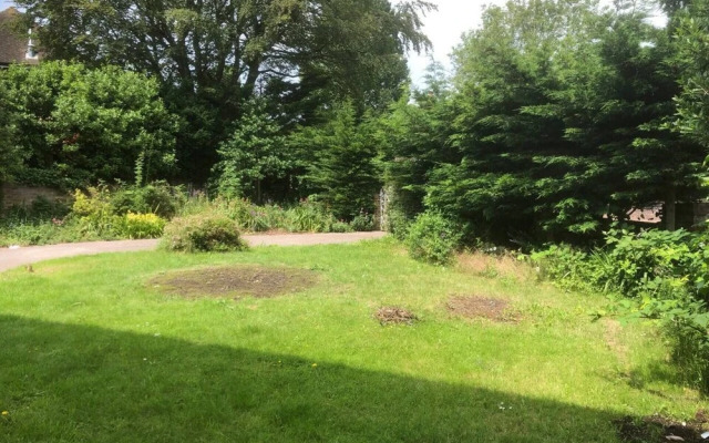 Inviting 5-bed House in Eastbourne