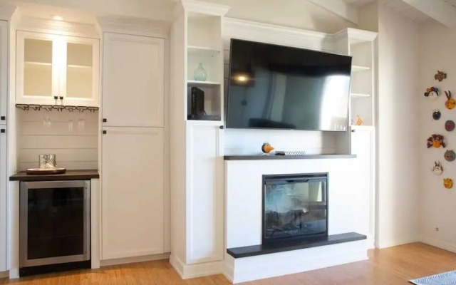 Sbtc324 2 Bedroom Condo by RedAwning