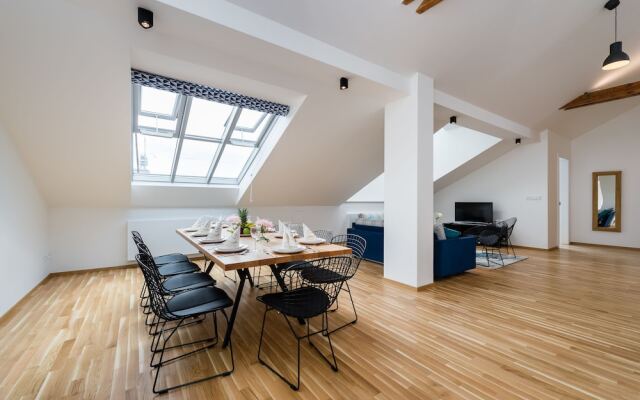 Empirent Rooftop Collection
