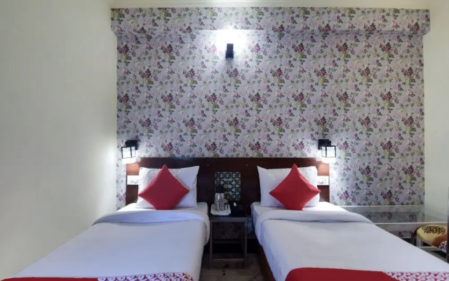 OYO 15246 The Park View Residency