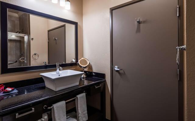 Best Western Premier Crown Chase Inn & Suites