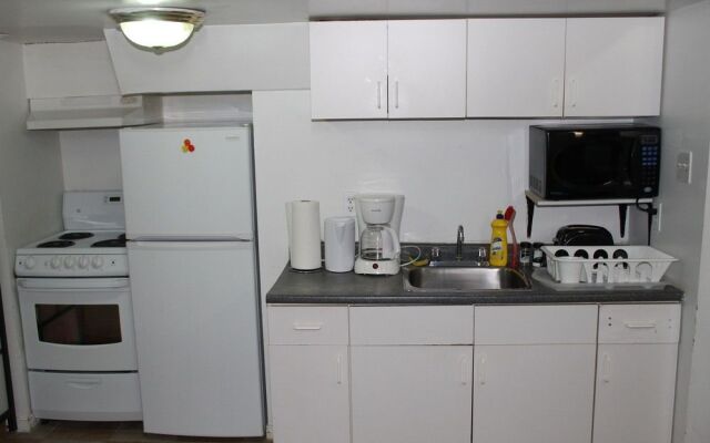 Adib Apartments - 224 Woodroffe Ave, Unit 4 (Basement)