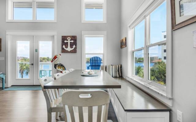 Pelican at Sound Side