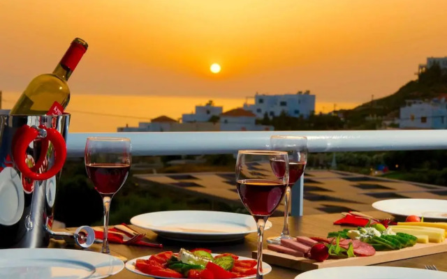 Sparkling Villa in Acrotiri with Private Pool near Sea Beach