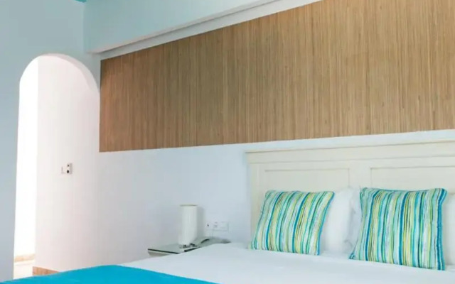 Poseidon Hotel & Suites