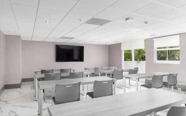 Fortune House Hotel Suites