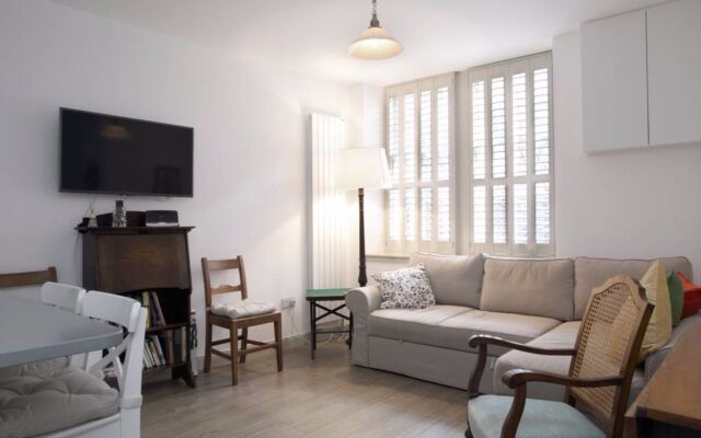 1 Bedroom Mews Flat Accommodates 4