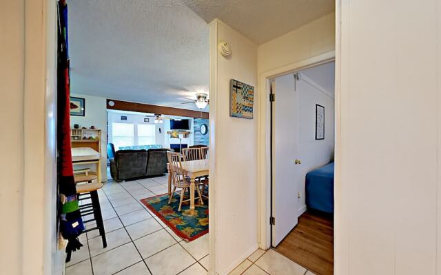 The Purple House - Four Bedroom Home