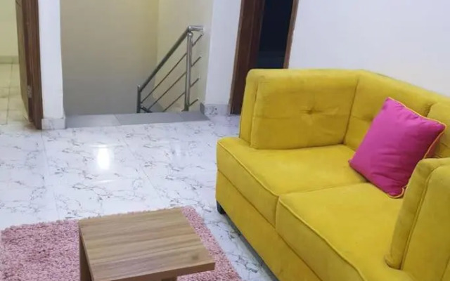 ORCHID House Stylish 3BDR Terrace Duplex Free WiFi DSTV