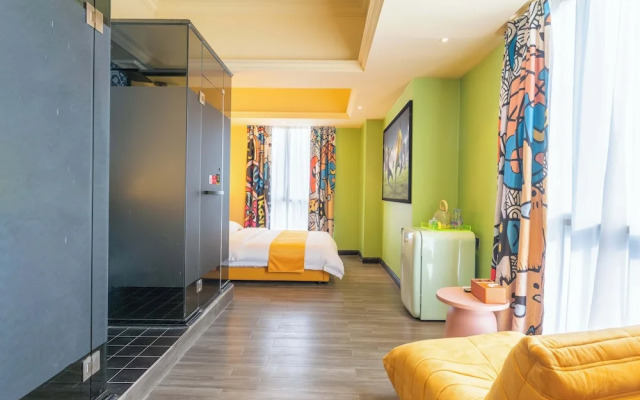 Wind Sleeping Color Hotel